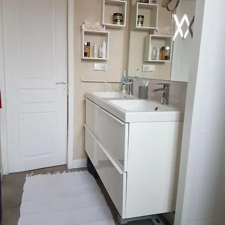 Baliste Et Sa Piscine Aux Sables D'olonne *