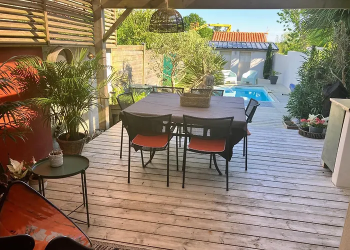 Baliste Et Sa Piscine Aux Sables D'olonne